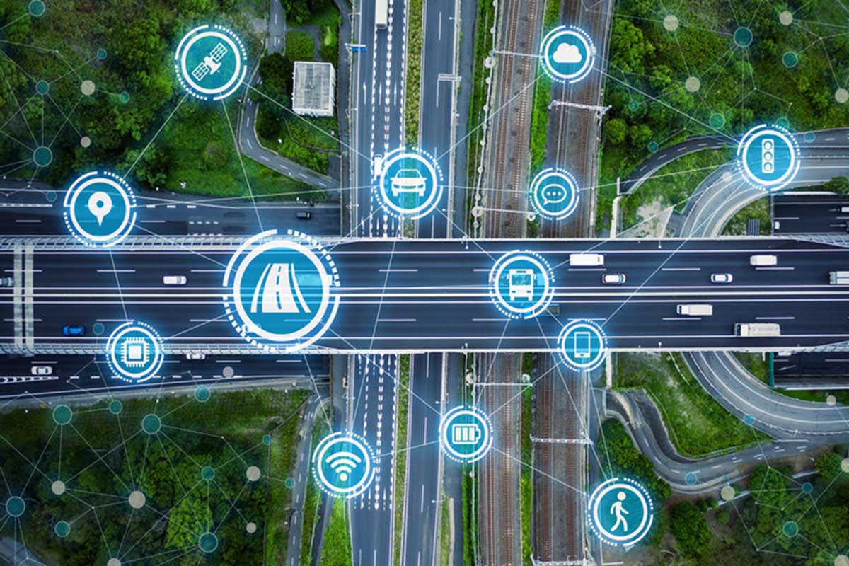 carreteras inteligentes smart roads coches sostenible movilidad Conoce las carreteras inteligentes y su impacto en la movilidad sostenible