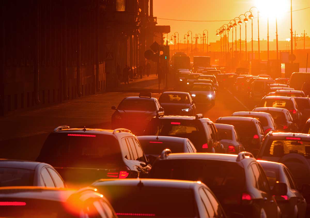 conoce evita atascos coche carretera espana ¿Conoces las carreteras con más atascos de España? Te ayudamos a evitarlas