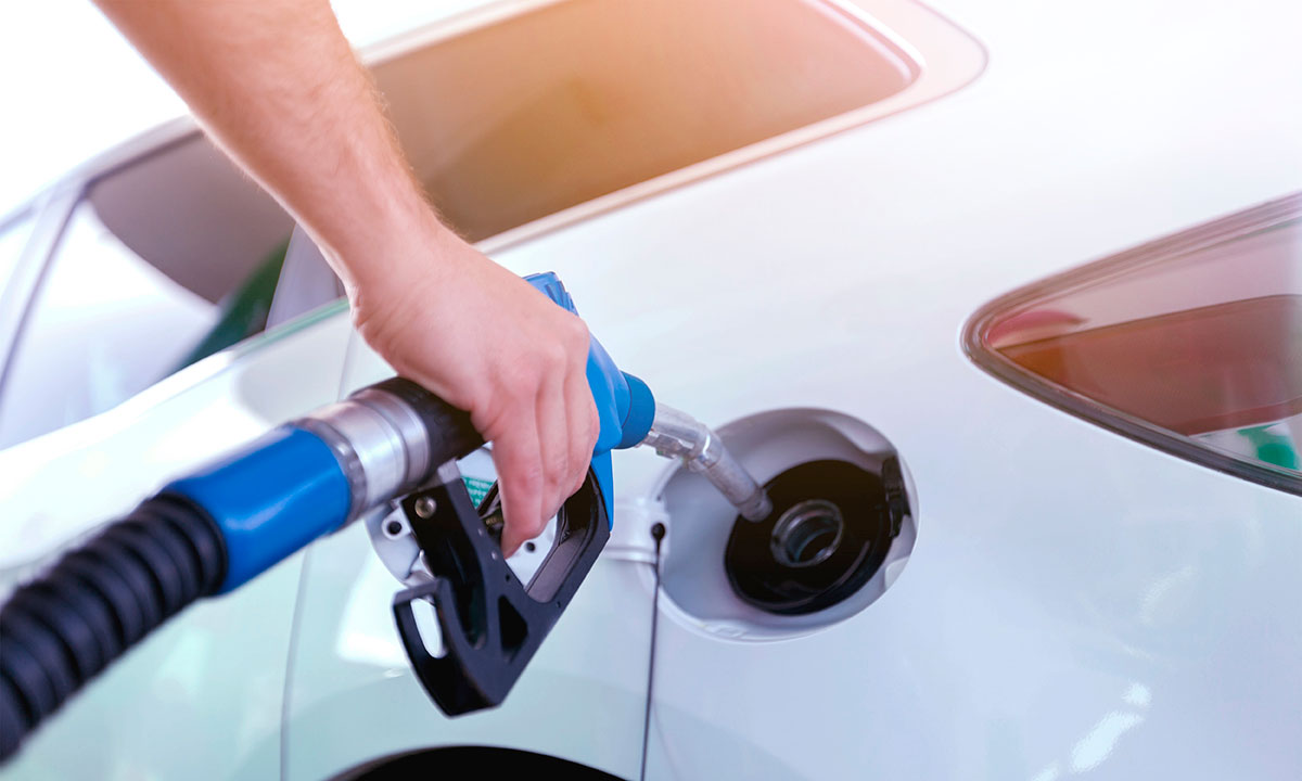 precio combustible gasolina diesel caro coche ¿Por qué se encarece tanto el precio del combustible de coche?