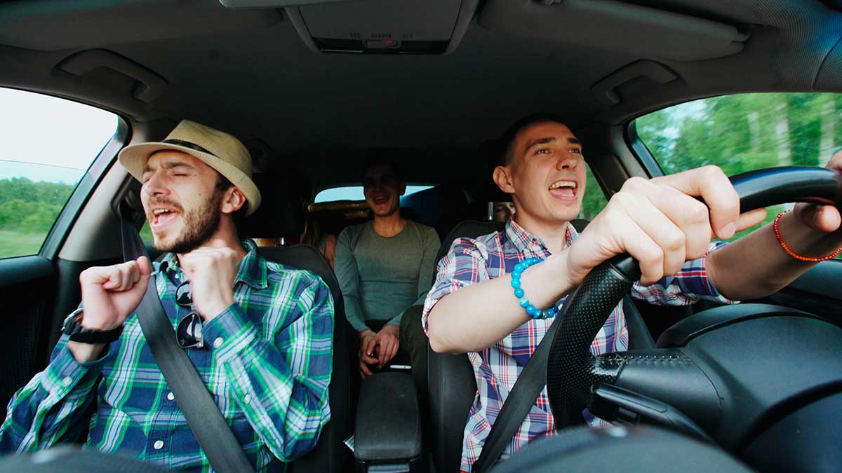 canciones conducir coche escuchar musica top mejores Las mejores canciones para escuchar en el coche