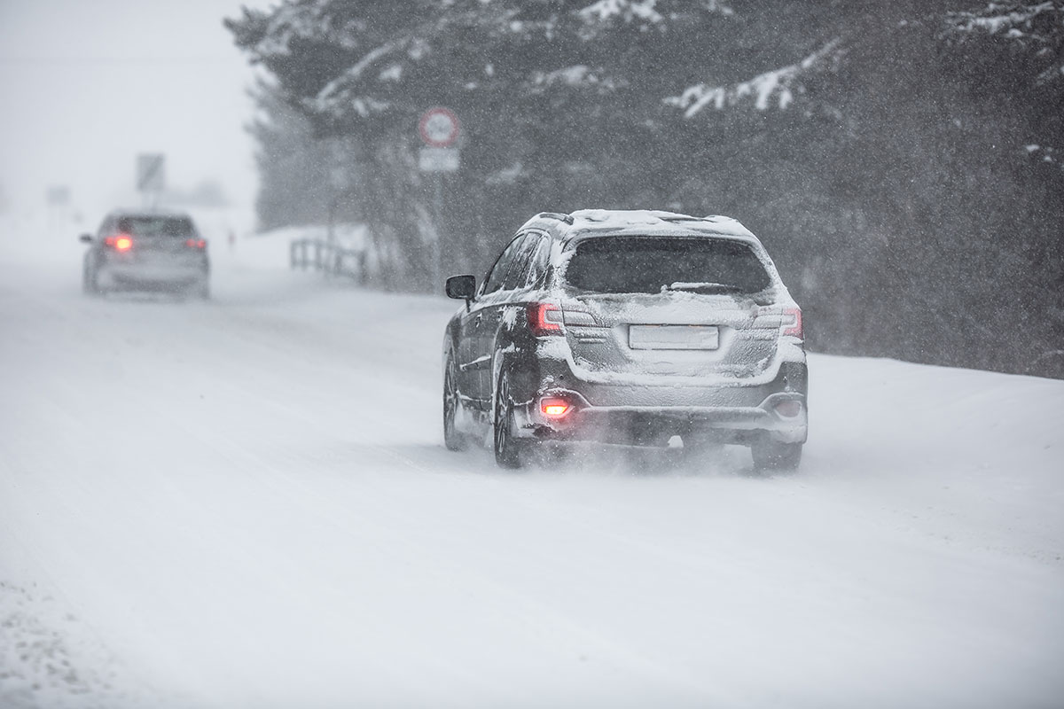 Por qué no conducir con neumáticos de invierno durante todo el año