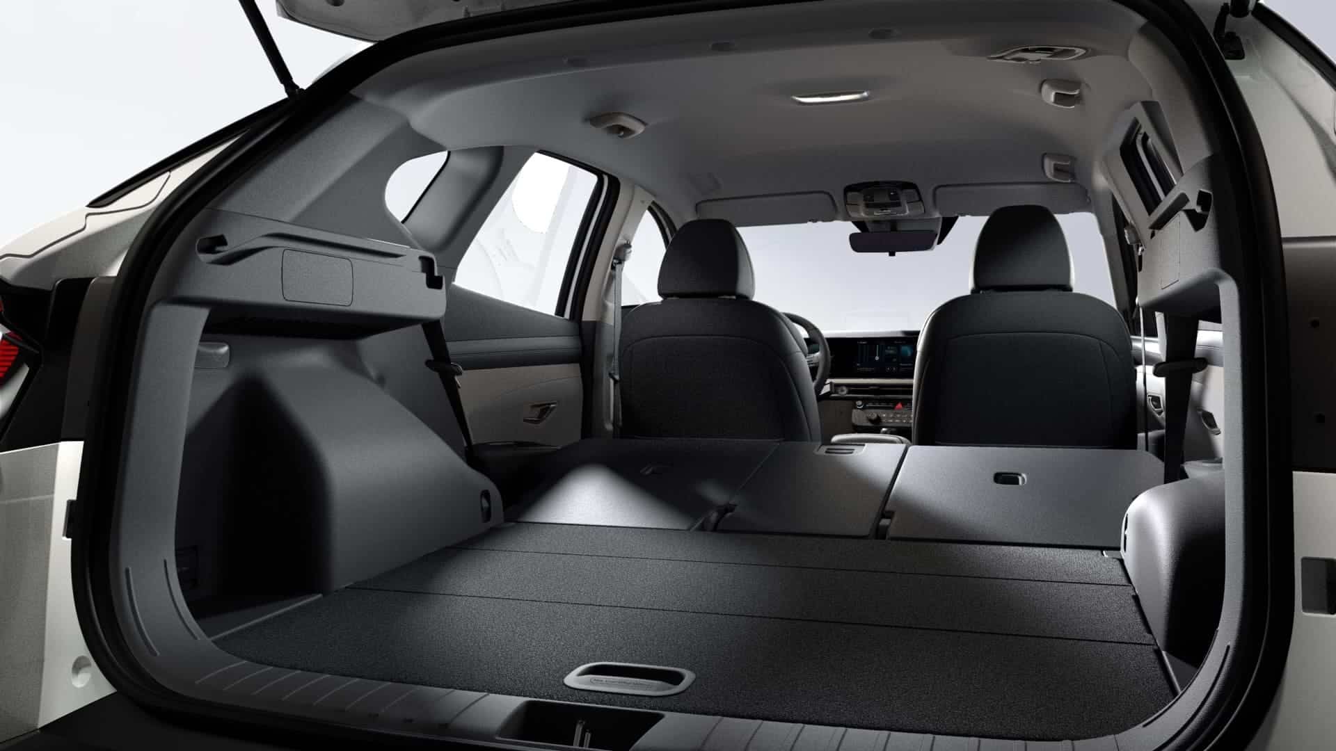 Renting New Hyundai Tucson Model Year 2025 Klass SUV Manual Asientos
