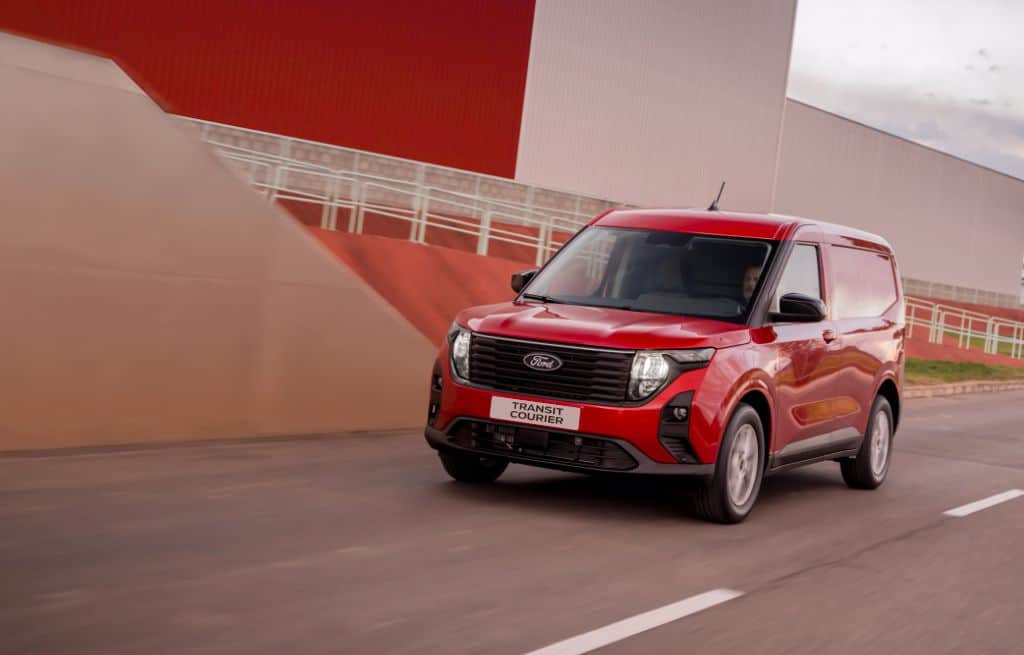 Renting Ford TRANSIT COURIER Van Van N1 1.5 Ecoblue Trend Sin Entrada