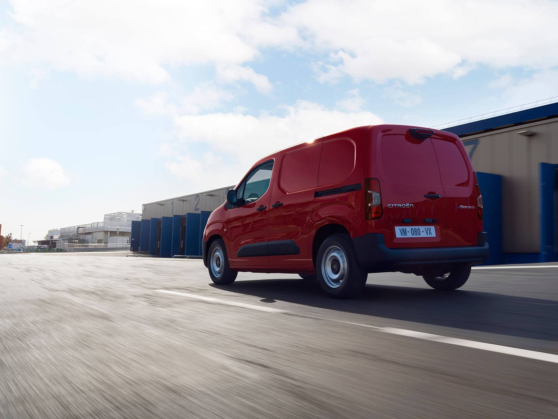 Renting Citroën Berlingo Talla M BlueHDi 100 S&S LIVE PACK BUSINE Sin Entrada