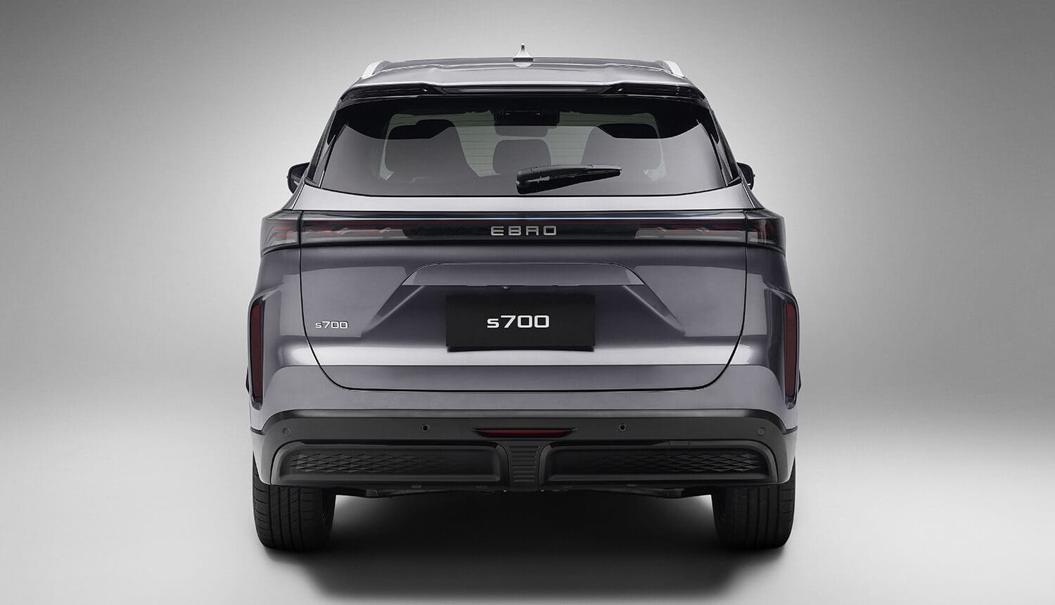 Renting Ebro S700 Luxury Gris Phantom SUV Automático
