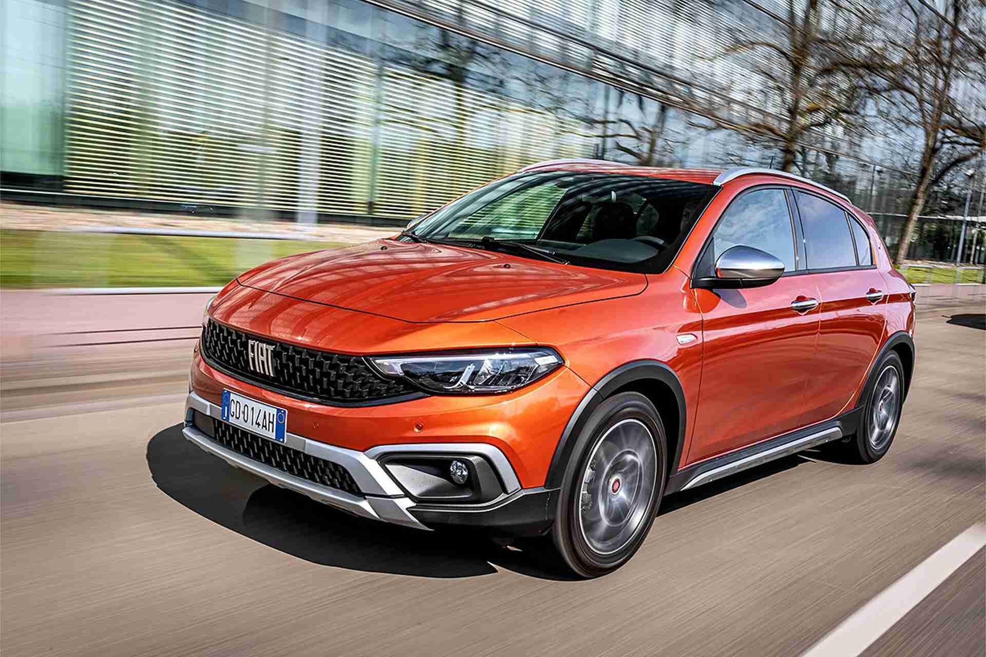 Renting Fiat Tipo SW Monovolumen Renting Finders