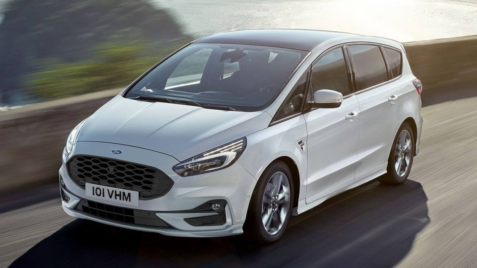 Renting Ford S-MAX 2.5 Duratec Atkinson FHEV 140kW Trend Sin Entrada