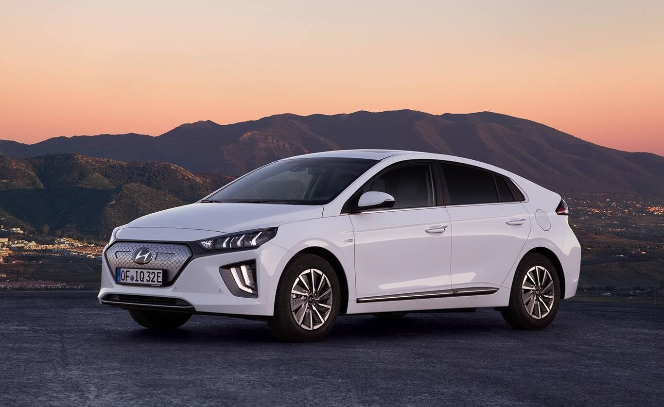 Renting Hyundai Ioniq 1.6 GDI HEV Tecno DCT Sin Entrada