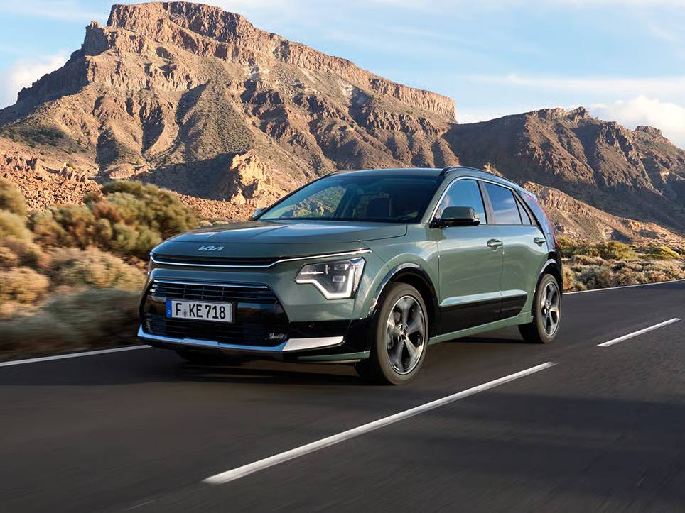 Renting Kia Niro 1.6 GDi HEV 102kW Drive Sin Entrada
