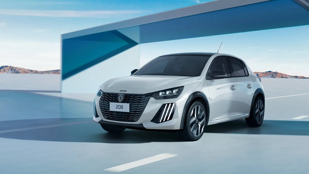 Renting Peugeot 208 Allure Gasolina 100 S&S 6 vel. Man Sin Entrada