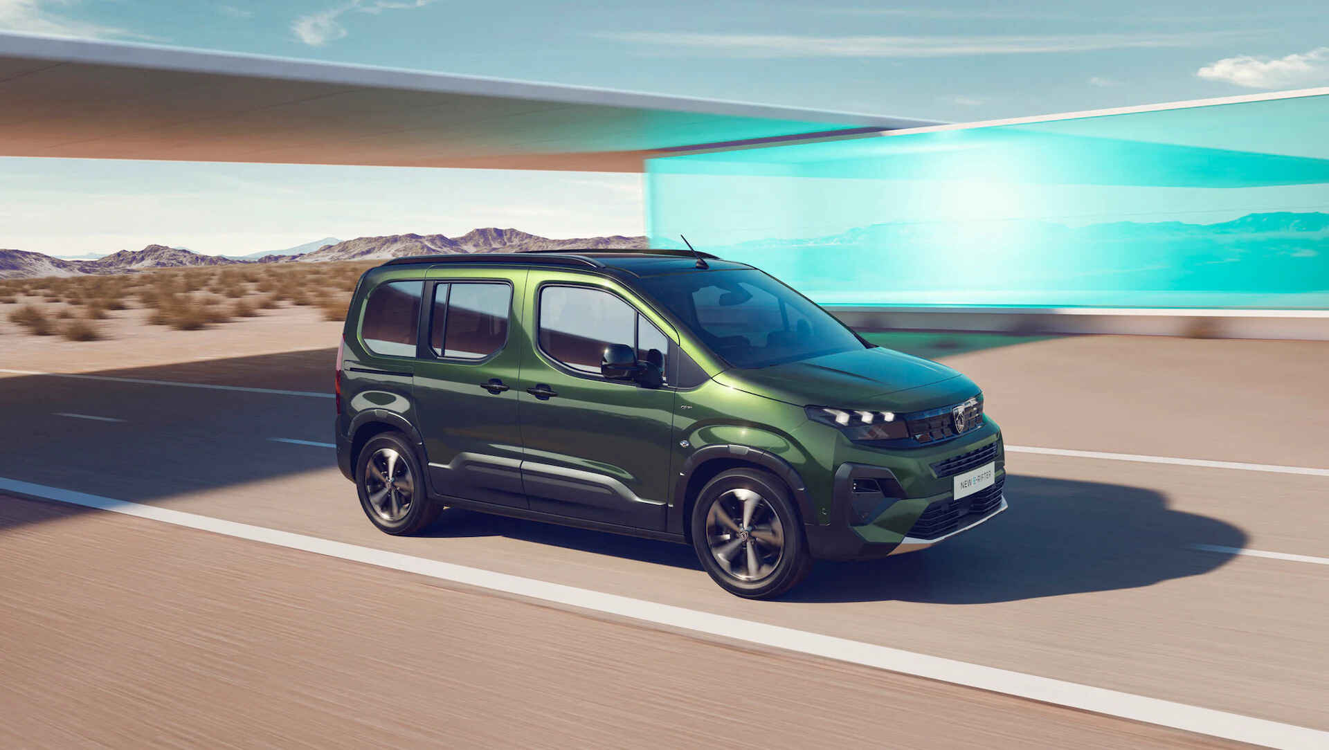 Renting Peugeot Rifter BlueHDi S&S EAT8 Standard GT Sin Entrada