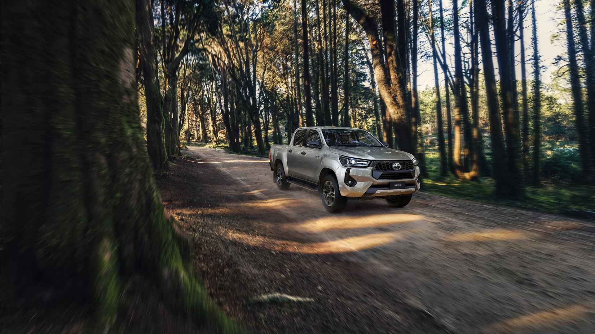 Renting Toyota Hilux 2.4B 6AT 4×4 Doble Cabina GX Sin Entrada