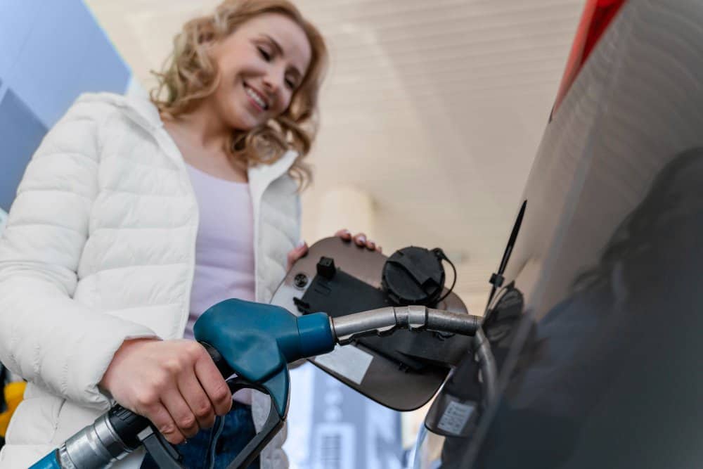 ahorra combustible renting viajes cortos Ahorra combustible en tus viajes cortos con tu coche de renting: consejos prácticos