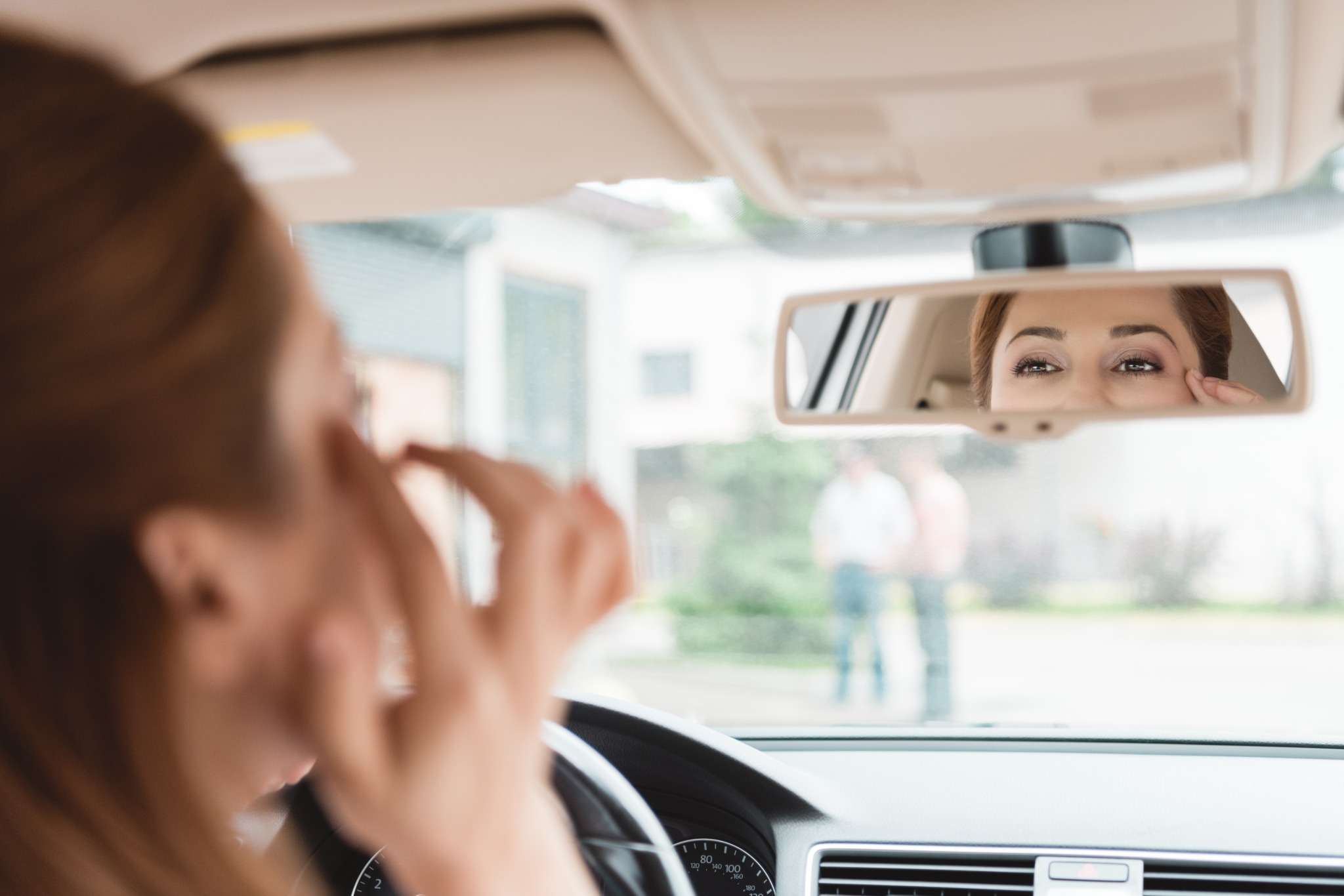 conducir con lentillas renting finders Lo mejor y lo peor de usar lentillas durante la conducción