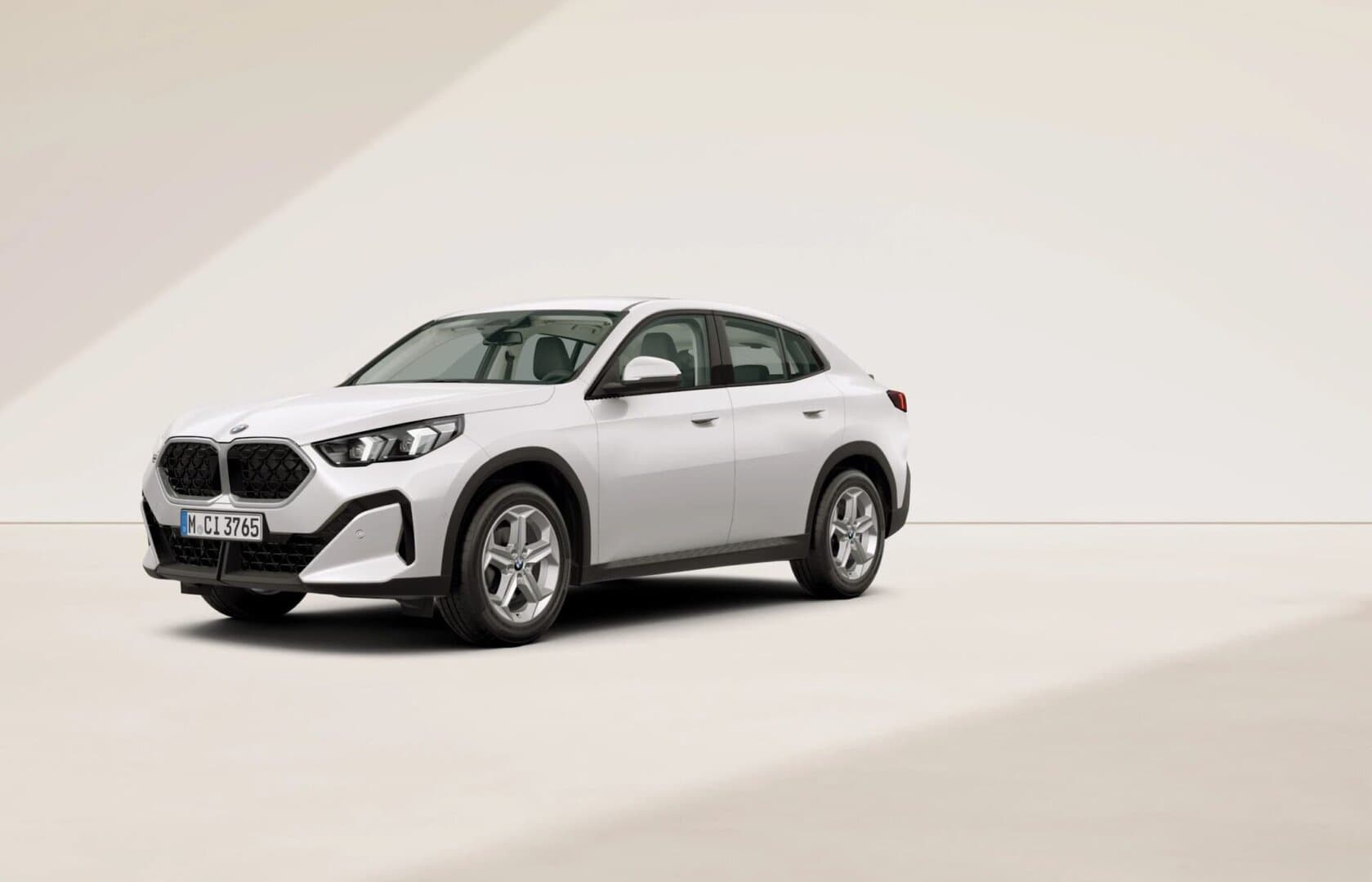 Renting New BMW X2 Mineral White Metalizado SUV Coupé Automático