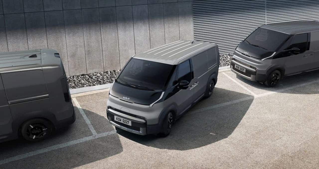 Renting Kia PV5 Cargo L2H1 MR Plus Sin Entrada