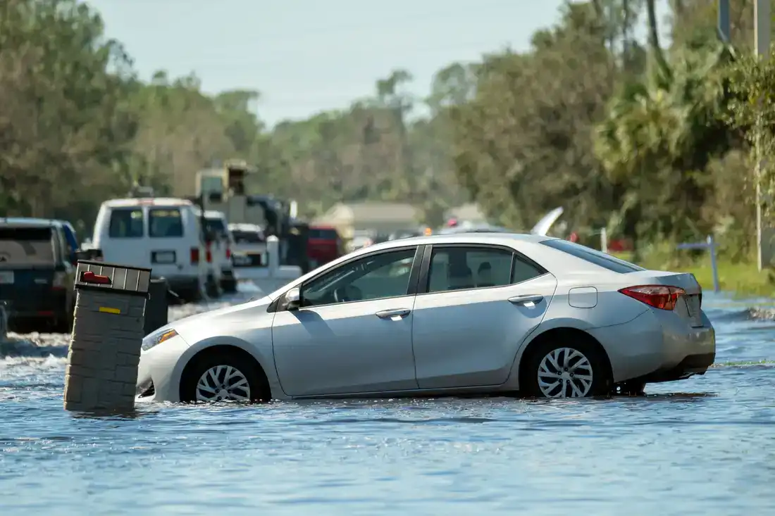 coche de renting inundacion Qué hacer si tu coche de renting se inunda