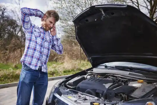 Claves para identificar y evitar averías en tu coche de renting